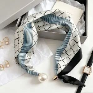 01-18 Schal Damen mit Perle am Knoten und zartem Blumenmuster – Bild 2