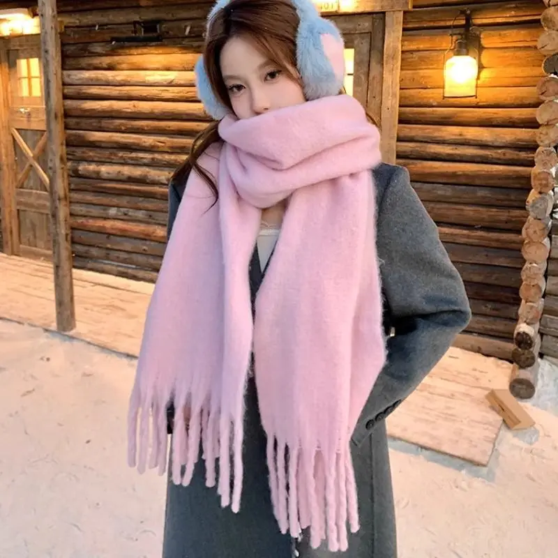 Schal Damen Winter schwarz, flauschig mit langen Fransen – Bild 3