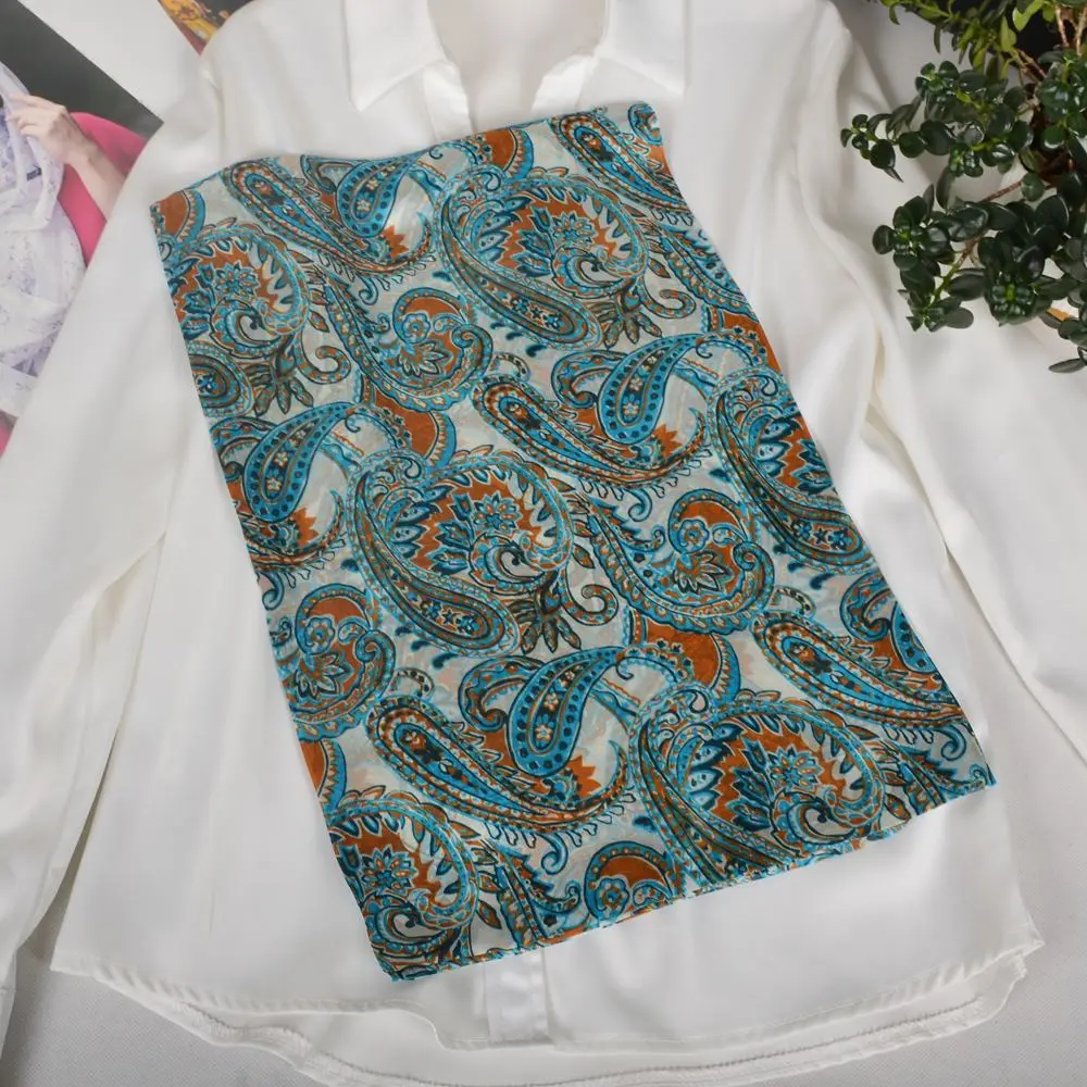 Schal blau gemustert Damen mit Paisley-Druck aus Seide – Bild 2