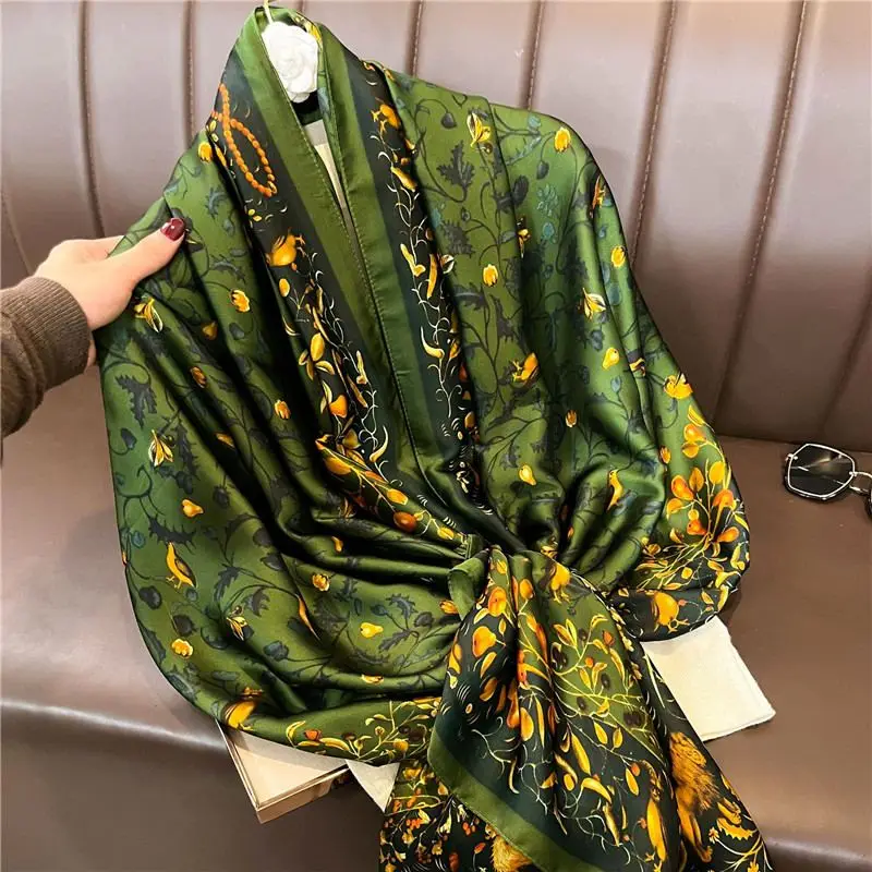 Langer Schal Damen mit Blumenmuster und Satin-Glanz – Bild 4