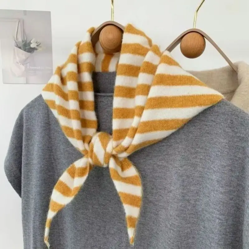 Schal als Dreieckstuch Damen, gestreift und gestrickt – Bild 4