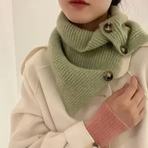 Loop Schal Damen aus Baumwolle mit Knöpfen, gestrickt – Bild 2