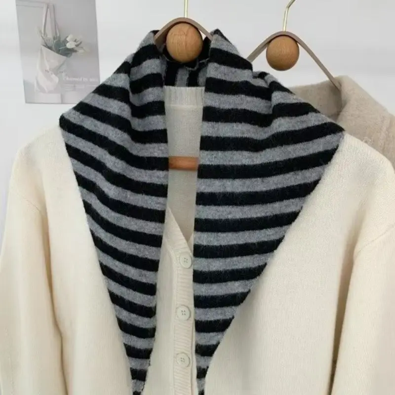 Schal als Dreieckstuch Damen, gestreift und gestrickt – Bild 5