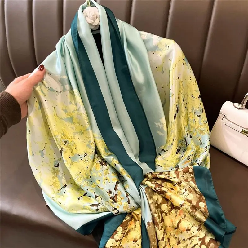 Langer Schal Damen mit Blumenmuster und Satin-Glanz – Bild 6