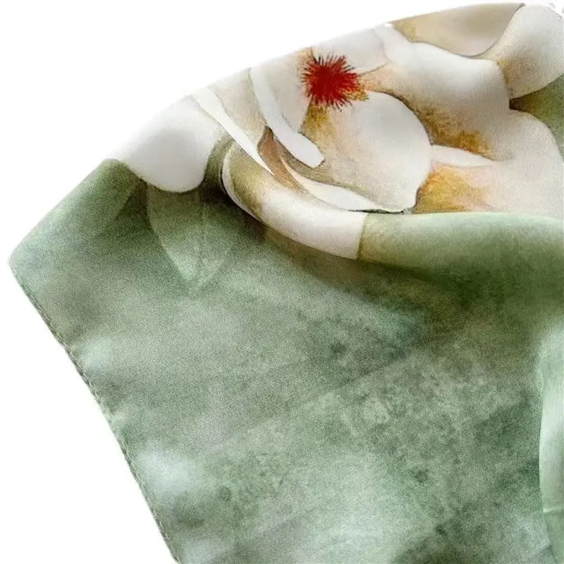 Schal Damen Winter in Creme aus Seide mit Blütenmotiv – Bild 2