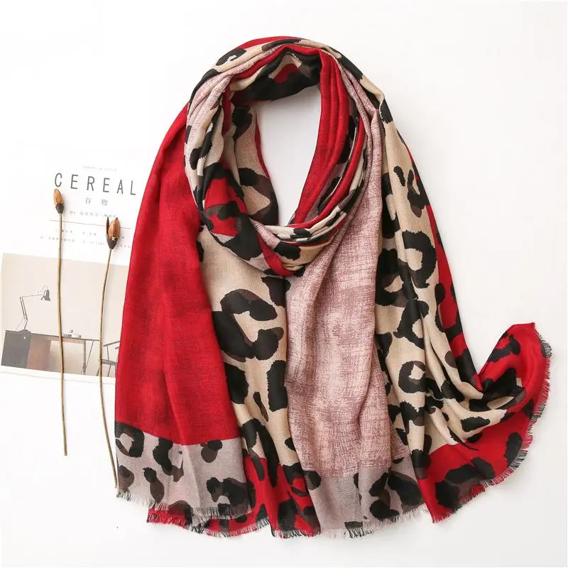 Schal Damen Winter groß mit Leopardenmuster und Quasten – Rot – Leo