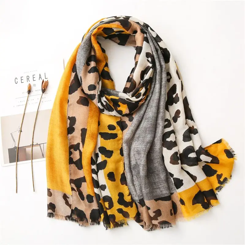 Schal Damen Winter groß mit Leopardenmuster und Quasten – Senfgelb – Leo