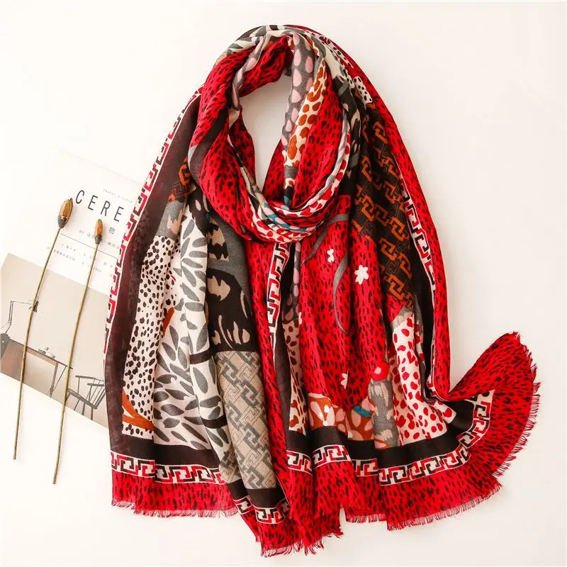 Schal Damen Winter groß mit Leopardenmuster und Quasten – Rot – Mix