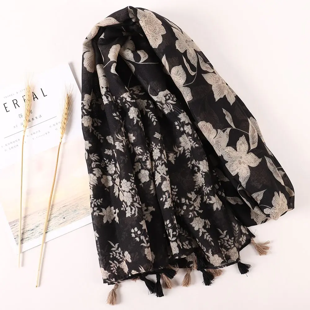 Schal Damen Winter groß mit Leopardenmuster und Quasten – Schwarz – Blumen