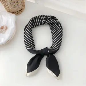 Schal Schwarz mit Streifen, quadratisches Halstuch Damen – Schwarz