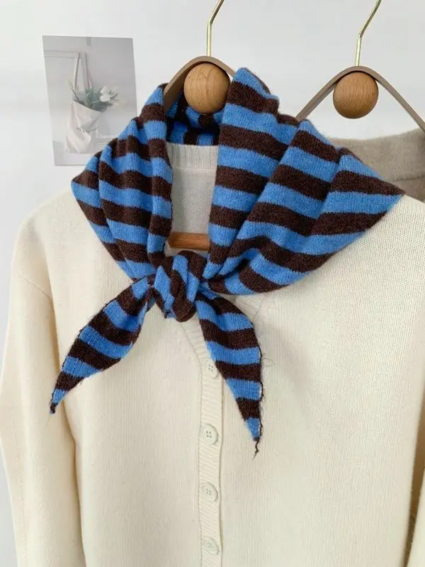 Schal als Dreieckstuch Damen, gestreift und gestrickt – Blau