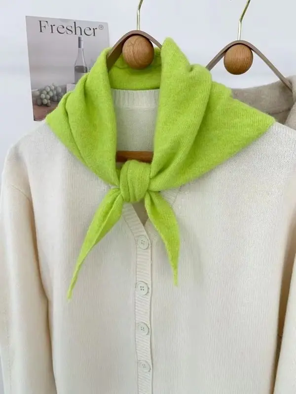 Schal als Dreieckstuch Damen, gestreift und gestrickt – Grün – neon