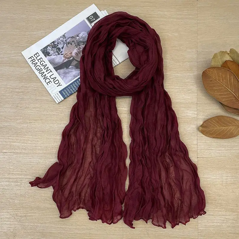 Schal Damen in Crinkle-Optik, unifarben und locker fallend – Weinrot