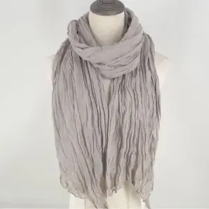 v-12000047668471201 Schal Damen in Crinkle-Optik, unifarben und locker fallend – Beige – Taupe