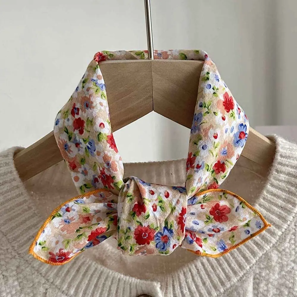 Schal Blau mit Blumenmuster, kleines Tuch zum Binden – Bunt