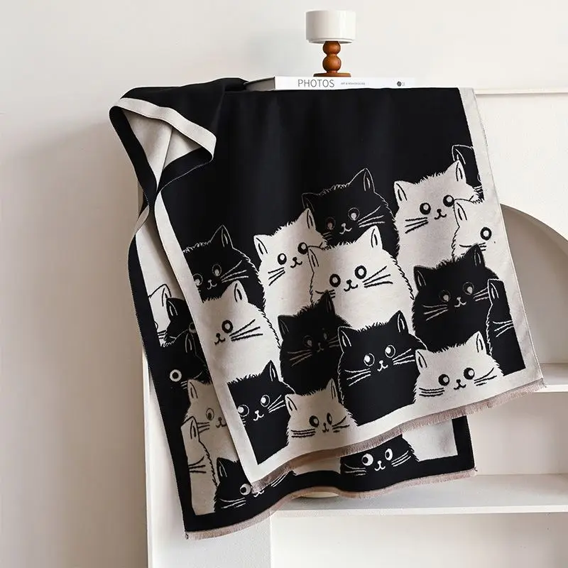 Schal Damen in Altrosa mit Katzenmotiven und Fransenkante – Schwarz – Weiß
