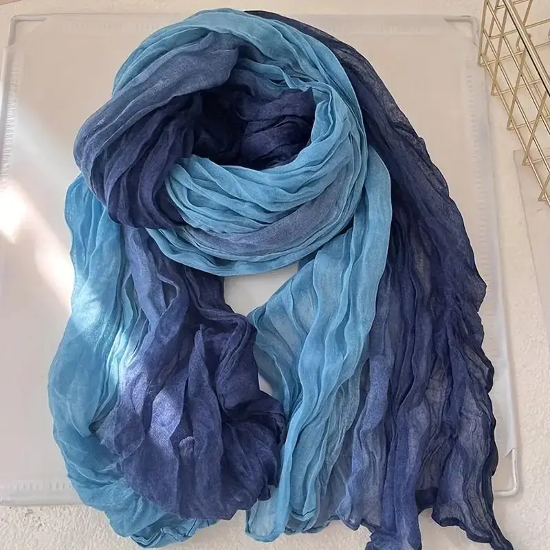 Schal Damen in Blau und Beige mit Farbverlauf und Knitteroptik – Blau