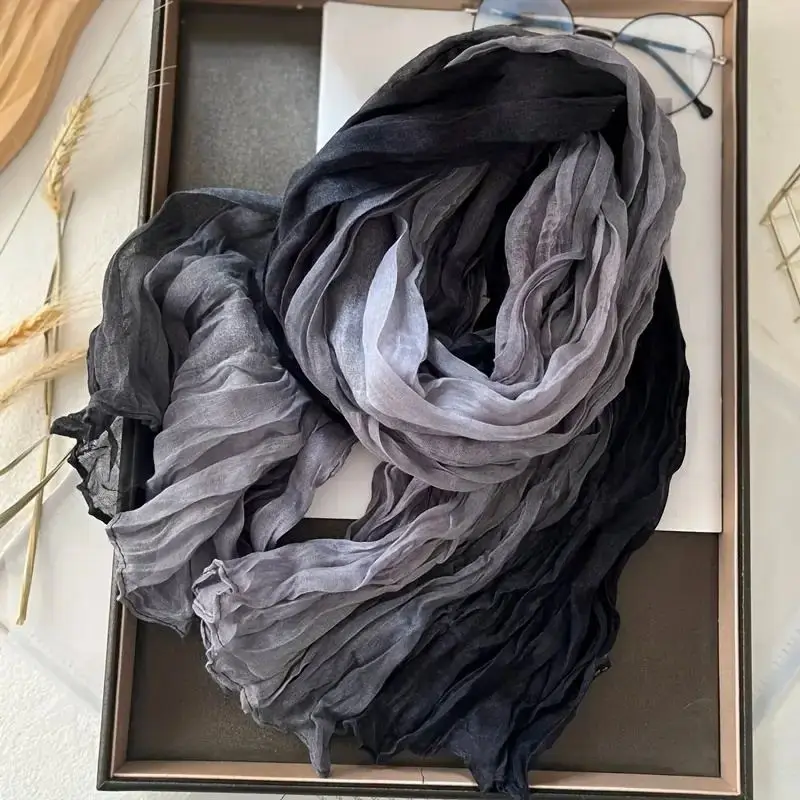 Schal Damen in Blau und Beige mit Farbverlauf und Knitteroptik – Grau