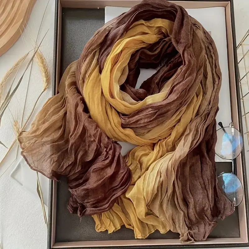 Schal Damen in Blau und Beige mit Farbverlauf und Knitteroptik – Braun