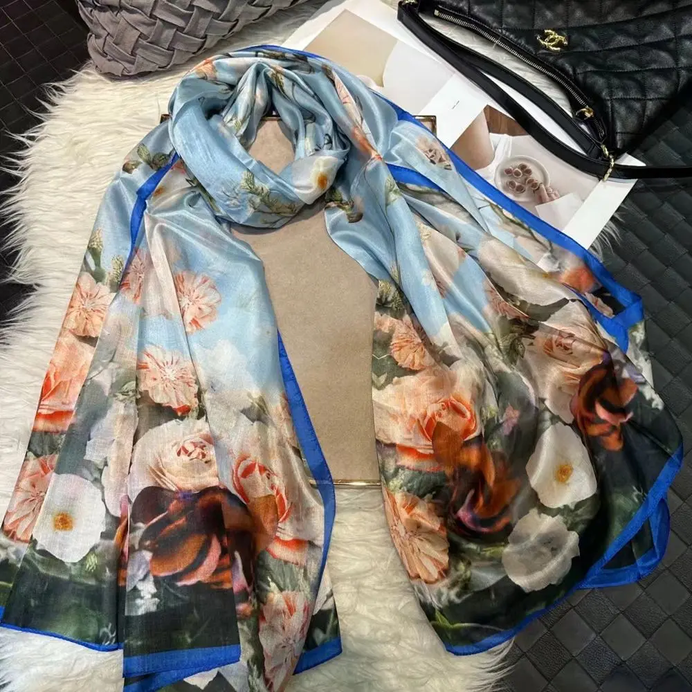 Schal blau gemustert Damen mit Paisley-Druck aus Seide – Bunt – blau orange