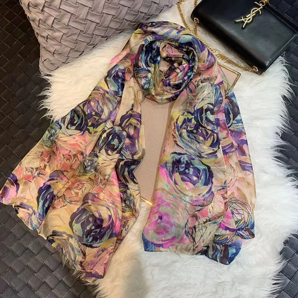 Schal blau gemustert Damen mit Paisley-Druck aus Seide – Bunt – lila beige
