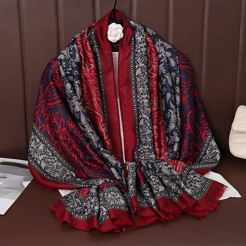 Schal Damen mit Paisleymuster, breiter Bordüre und Fransenkante – Rot