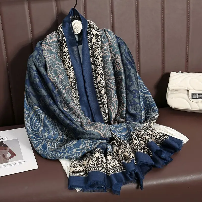 Schal Damen mit Paisleymuster, breiter Bordüre und Fransenkante – Marineblau