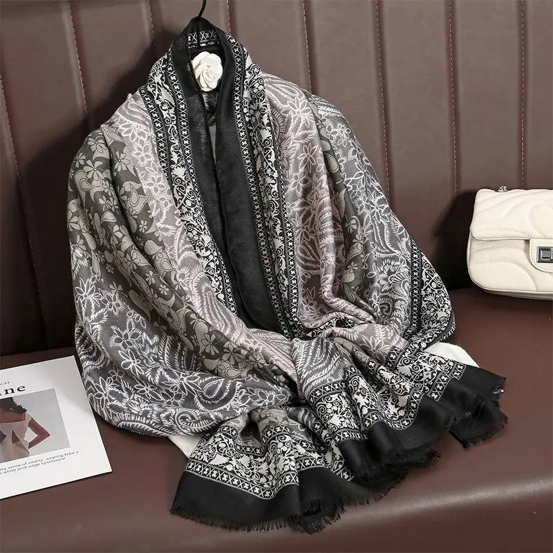 Schal Damen mit Paisleymuster, breiter Bordüre und Fransenkante – Grau
