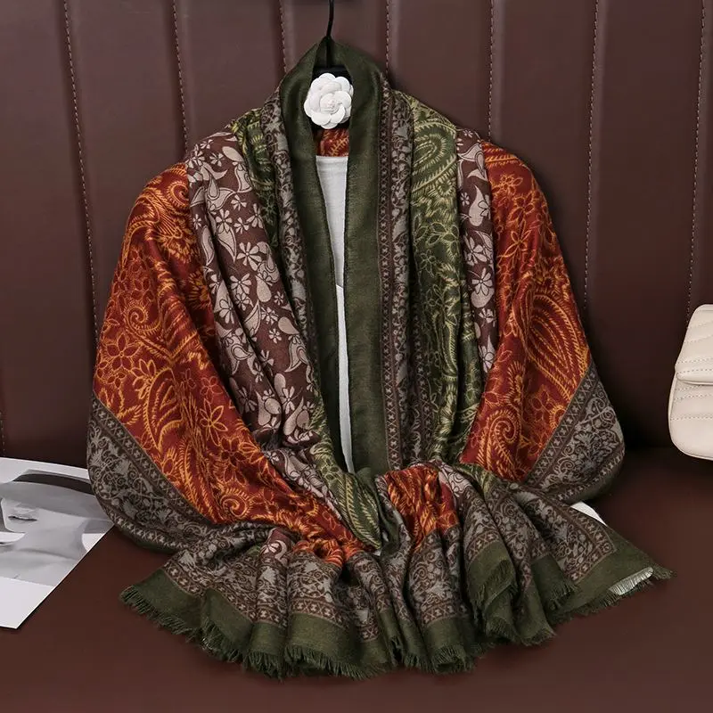 Schal Damen mit Paisleymuster, breiter Bordüre und Fransenkante – Bunt – orange-grün