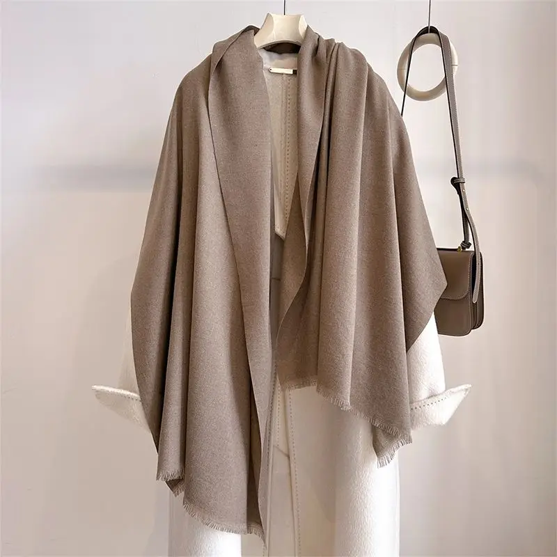 Stola Damen als Schultertuch, einfarbig mit feinen Fransen – Beige – Grau