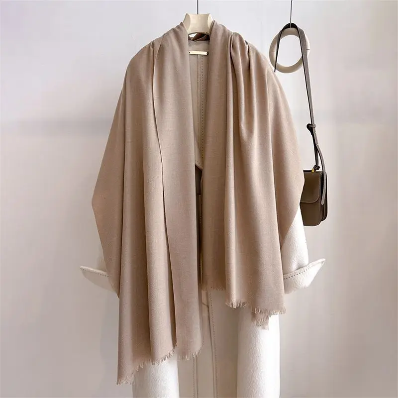 Stola Damen als Schultertuch, einfarbig mit feinen Fransen – Beige – hell