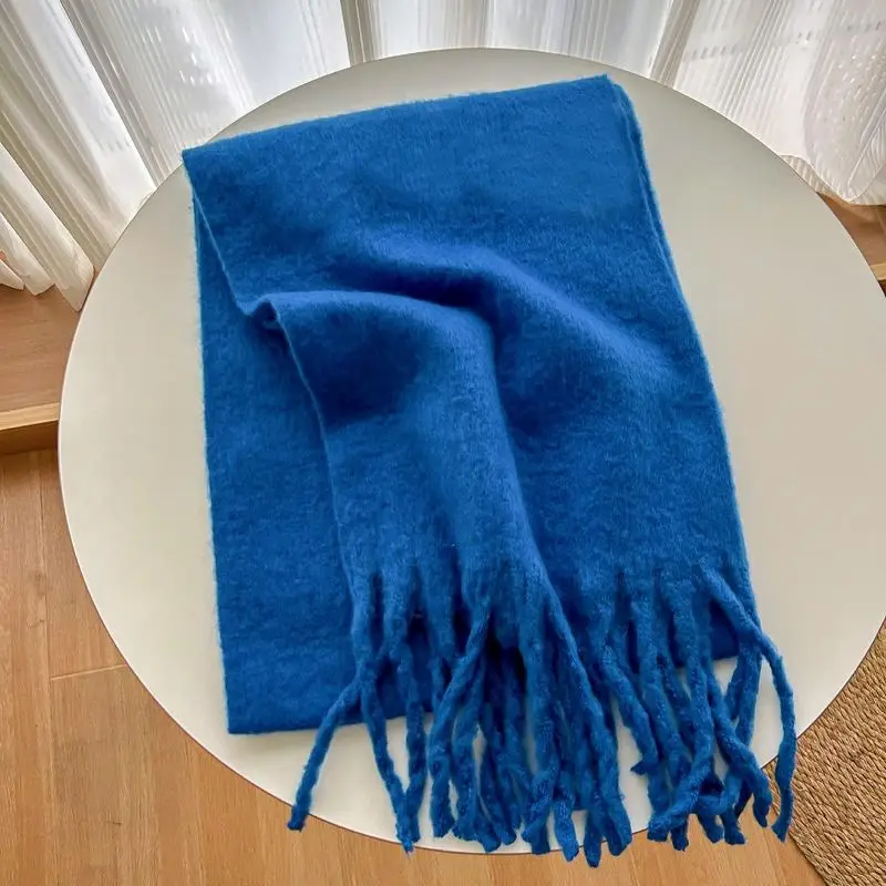 Schal Damen Winter schwarz, flauschig mit langen Fransen – Blau