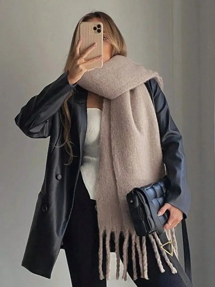 Damen Schal weiß, großer Fransenschal mit flauschiger Optik – Beige