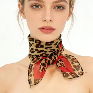 Halstuch Damen braun gemustert mit Leopardenmuster und Kante – Braun
