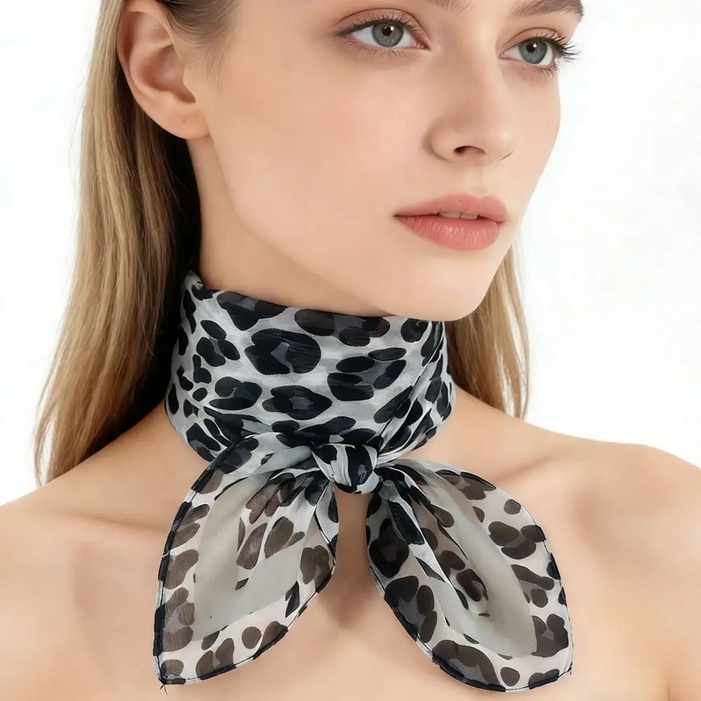 Halstuch Damen braun gemustert mit Leopardenmuster und Kante – Grau