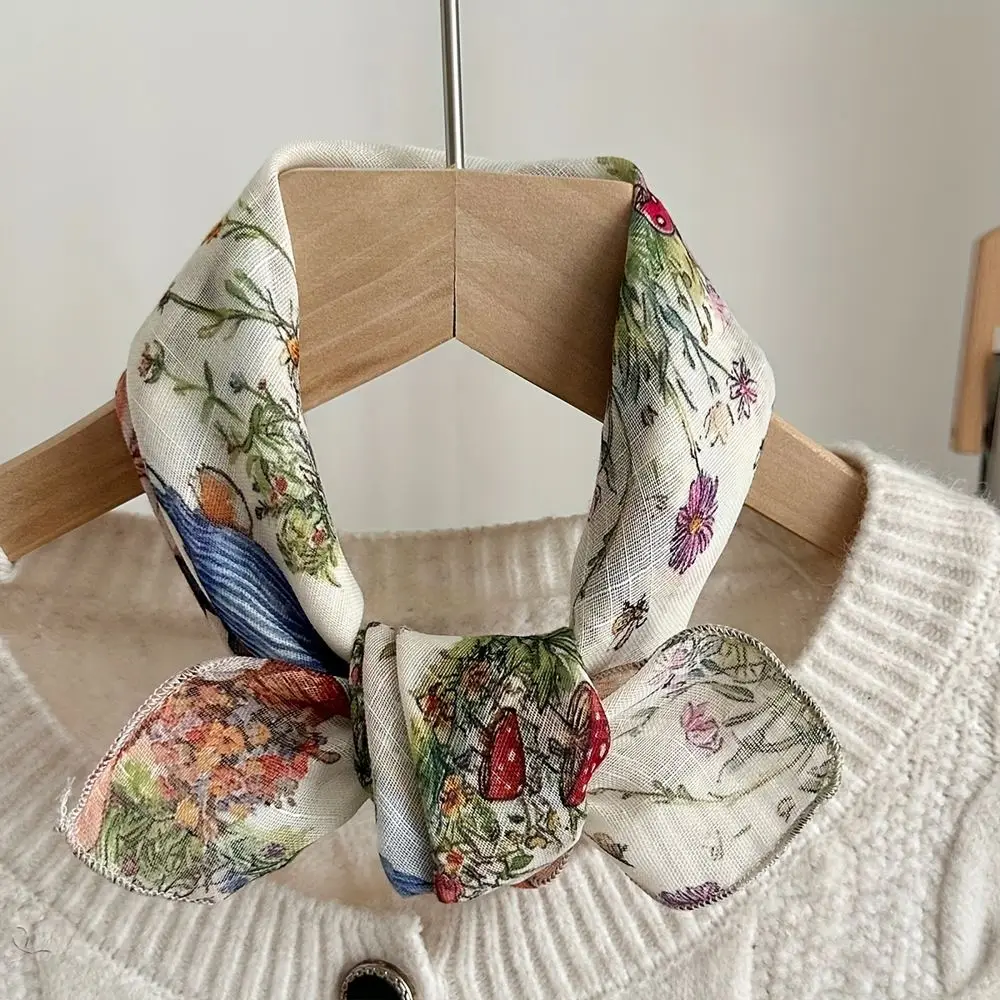 Kleines Halstuch Damen in Rot und Blau mit Blumenmotiven – Bunt – Garten