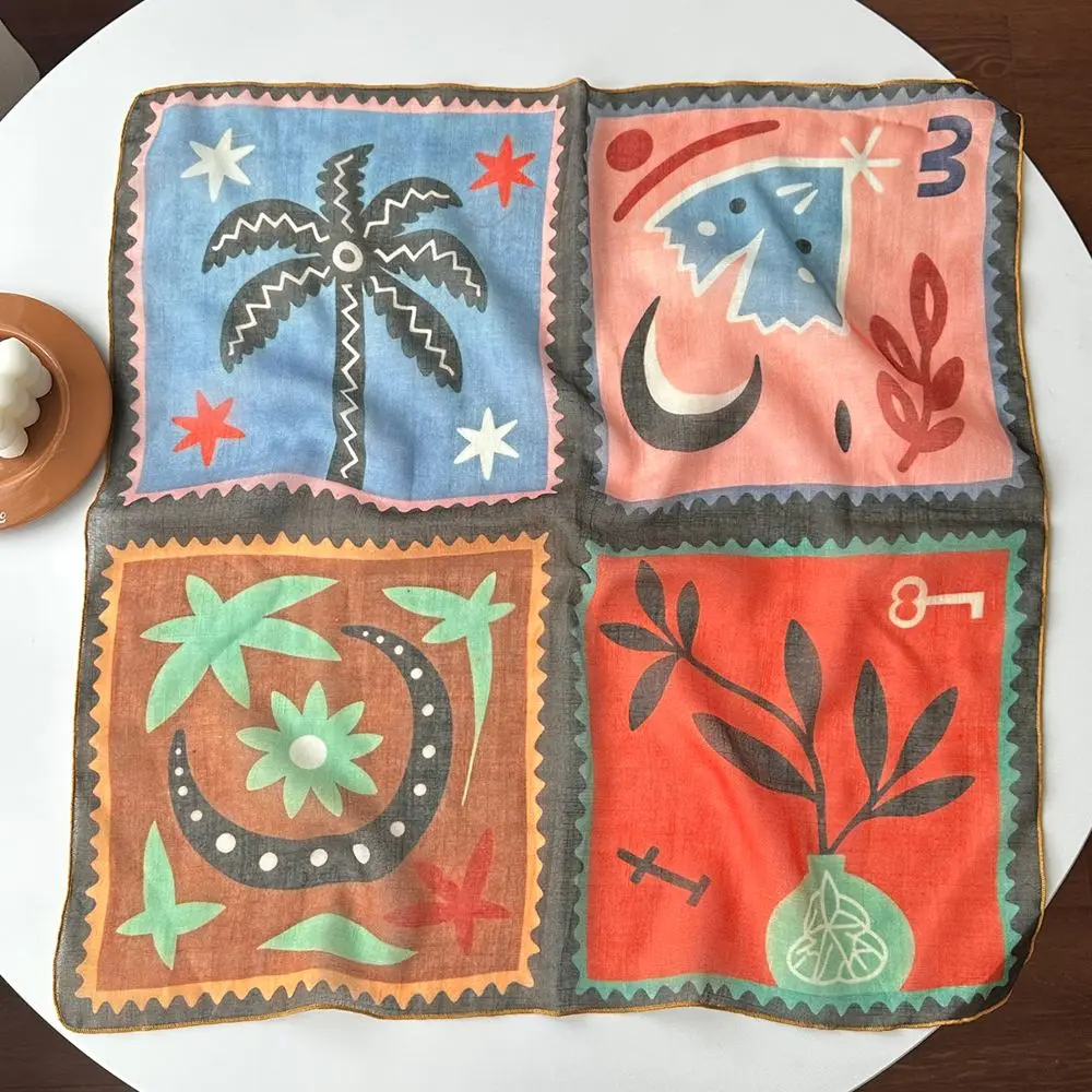 Kleines Halstuch Damen in Rot und Blau mit Blumenmotiven – Bunt – Palmen