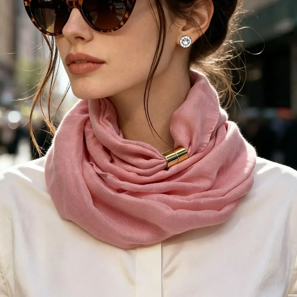 Loop Schal Damen warm mit goldfarbener Metallklammer – Rosa