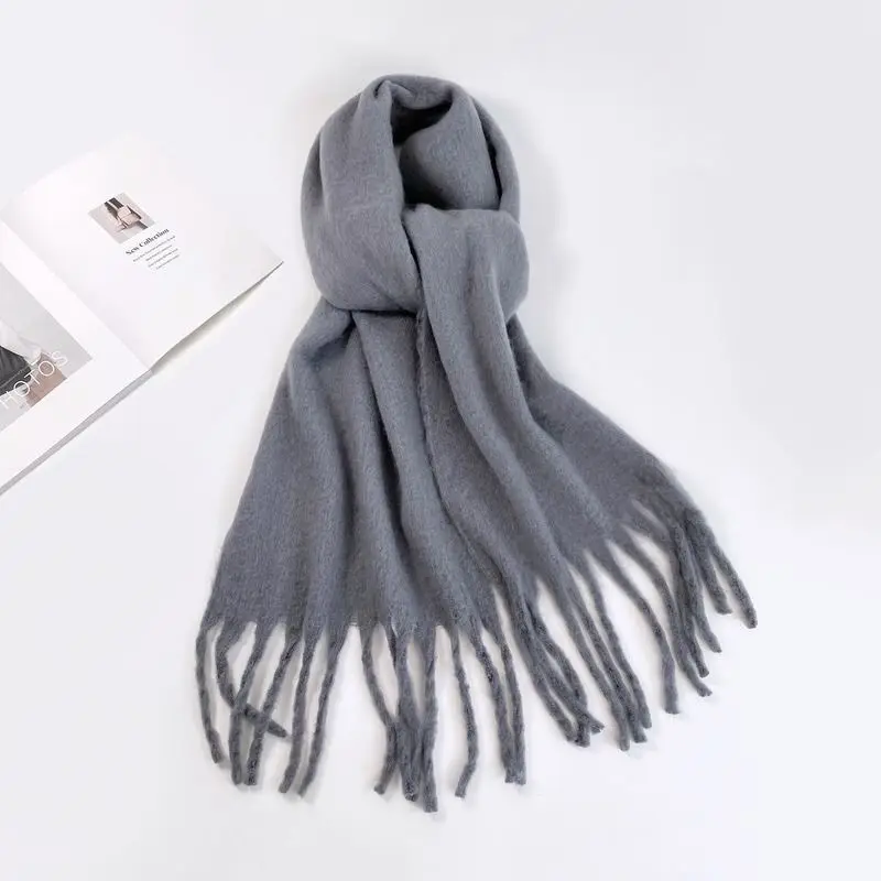 Schal Damen Winter schwarz, flauschig mit langen Fransen – Grau