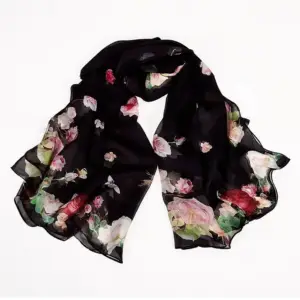 Sommerschal Schwarz aus Seide mit Blumenmuster, lang – Schwarz